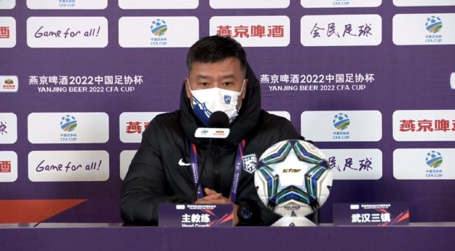 在中国救捞制服的加持下，每一位演员都英气逼人，硬汉感扑面而来